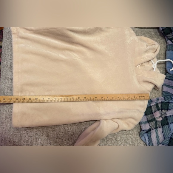 Lauren Conrad Cream Fleece w/ Hood. Size Small - Picture 8 of 8